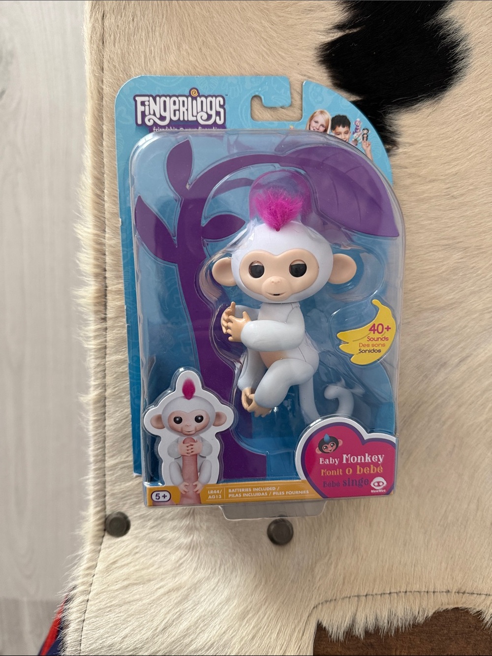 Fingerlings Baby Monkey Interactive Toy – White with Pink Hair